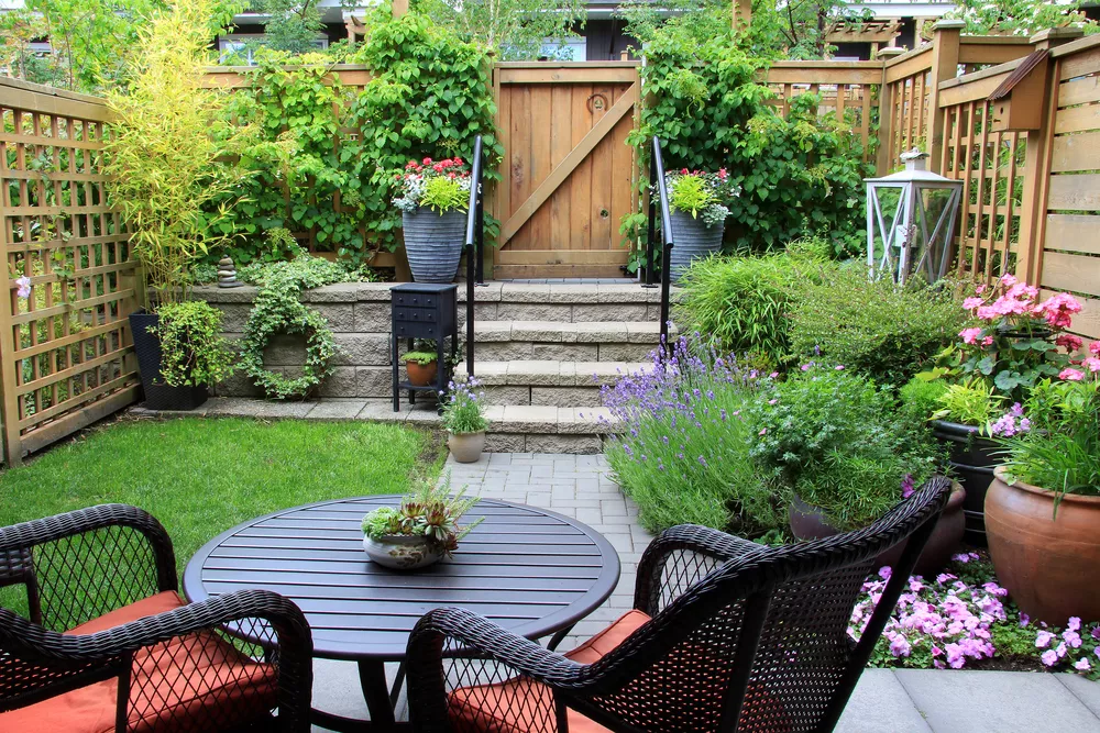 Outdoor Privacy Solutions: