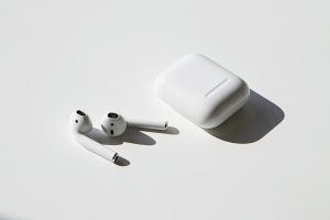 AirPods water