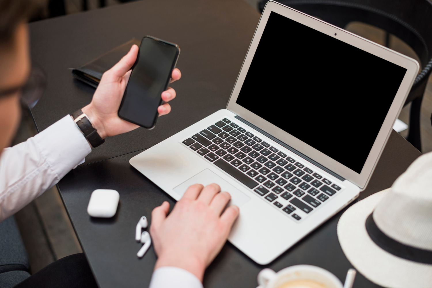 businessman-using-laptop