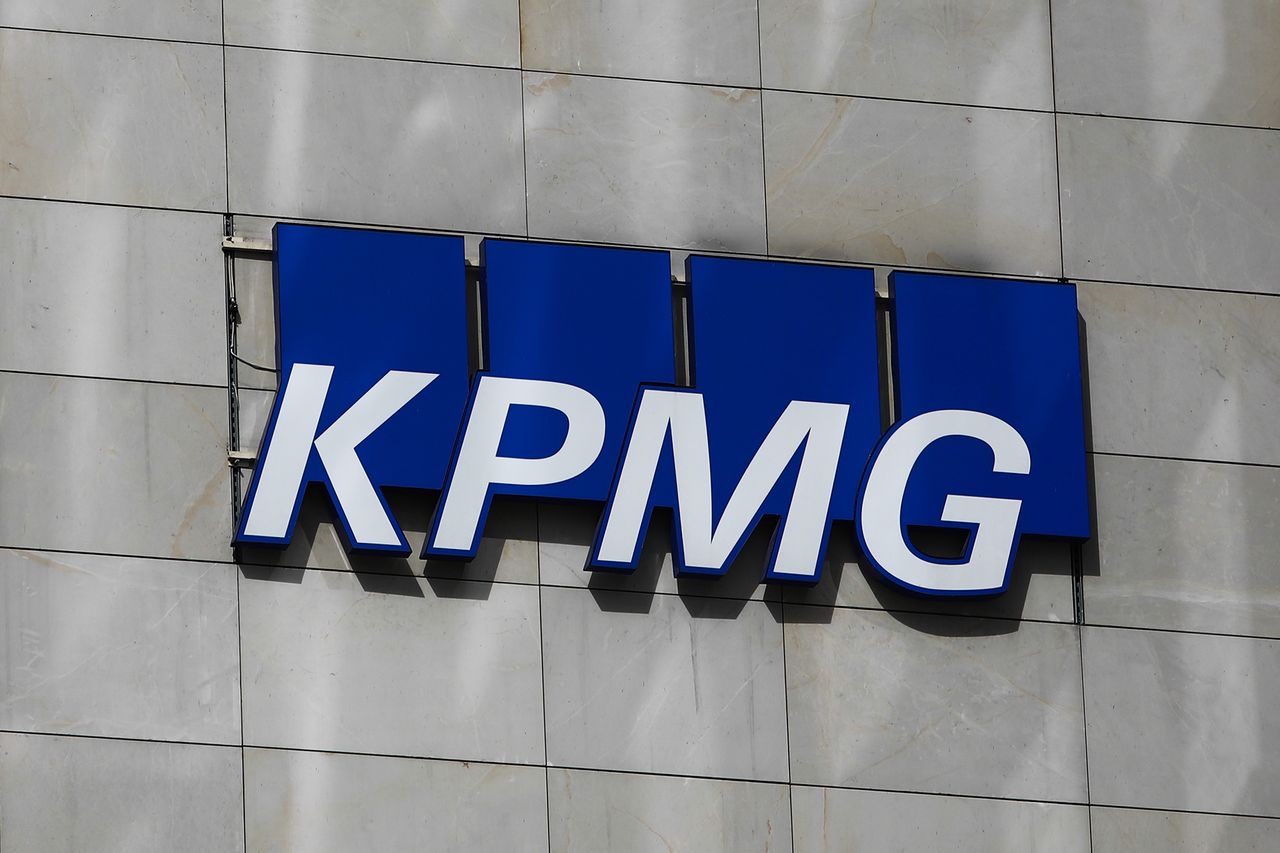 KPMG UK Partner pay