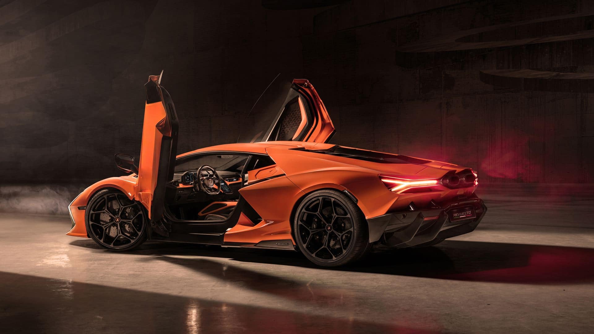 Lamborghini Revuelto 2024