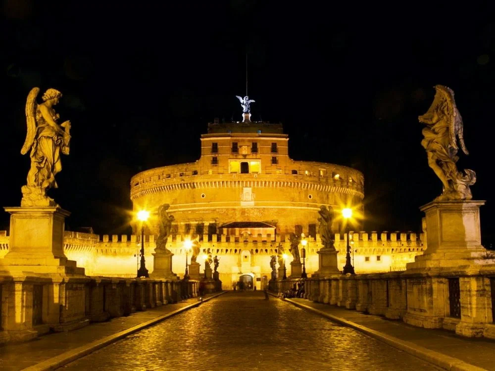 night tours of rome