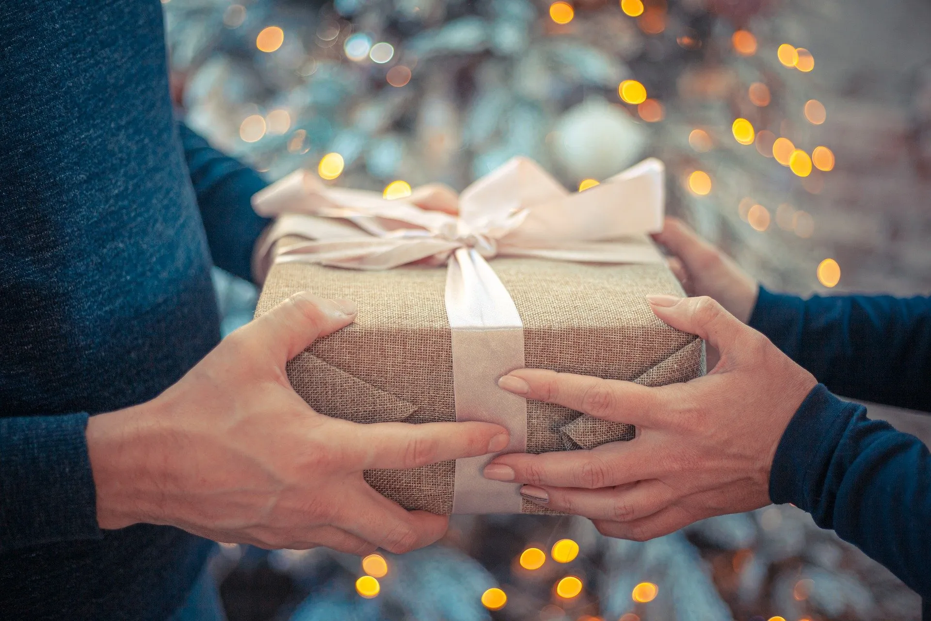 Finding the Perfect Gift for Him: A Comprehensive Guide to Luxurious and Affordable Gifts