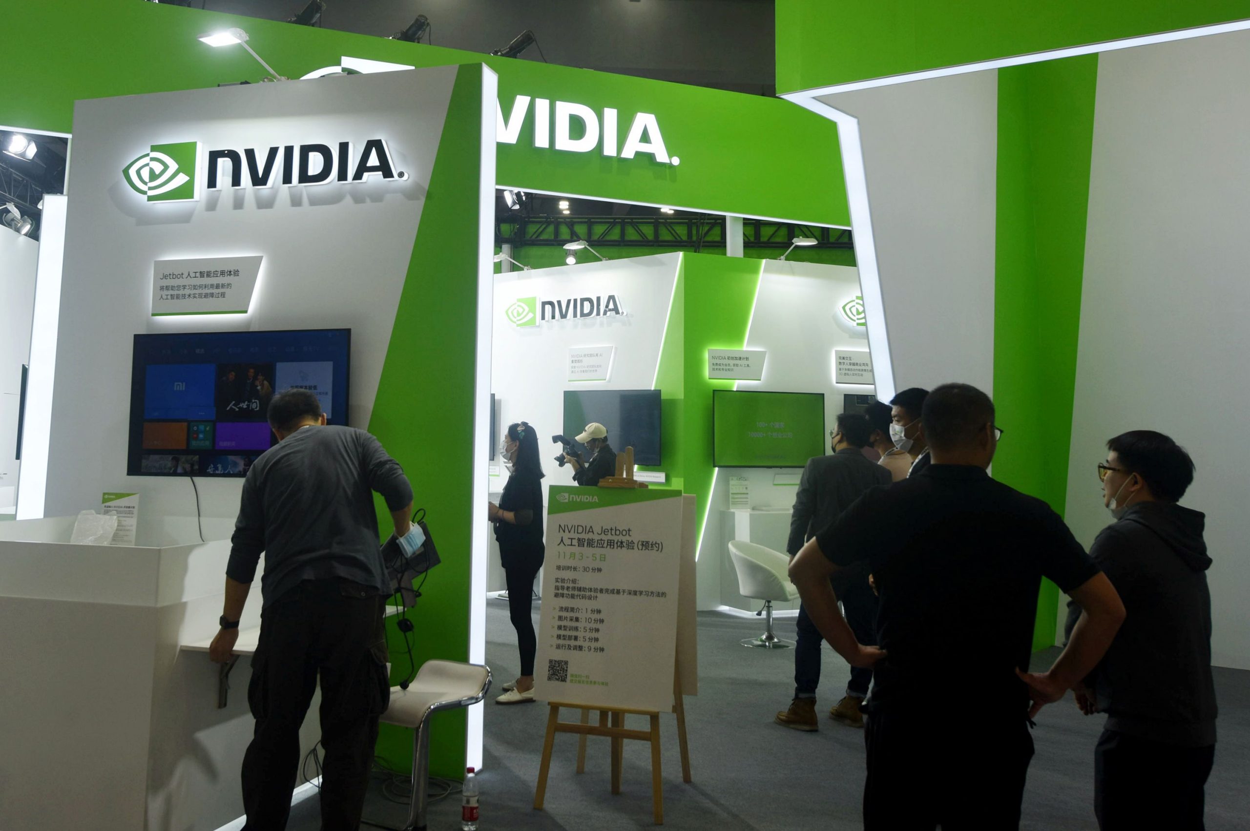 Investor Alert: Nvidia Stock Surges Post 10-for-1 Split Amid Analyst Price Target Hikes