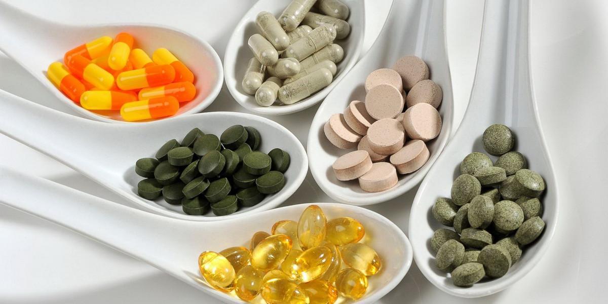 Exploring the Pros and Cons of Food Supplements