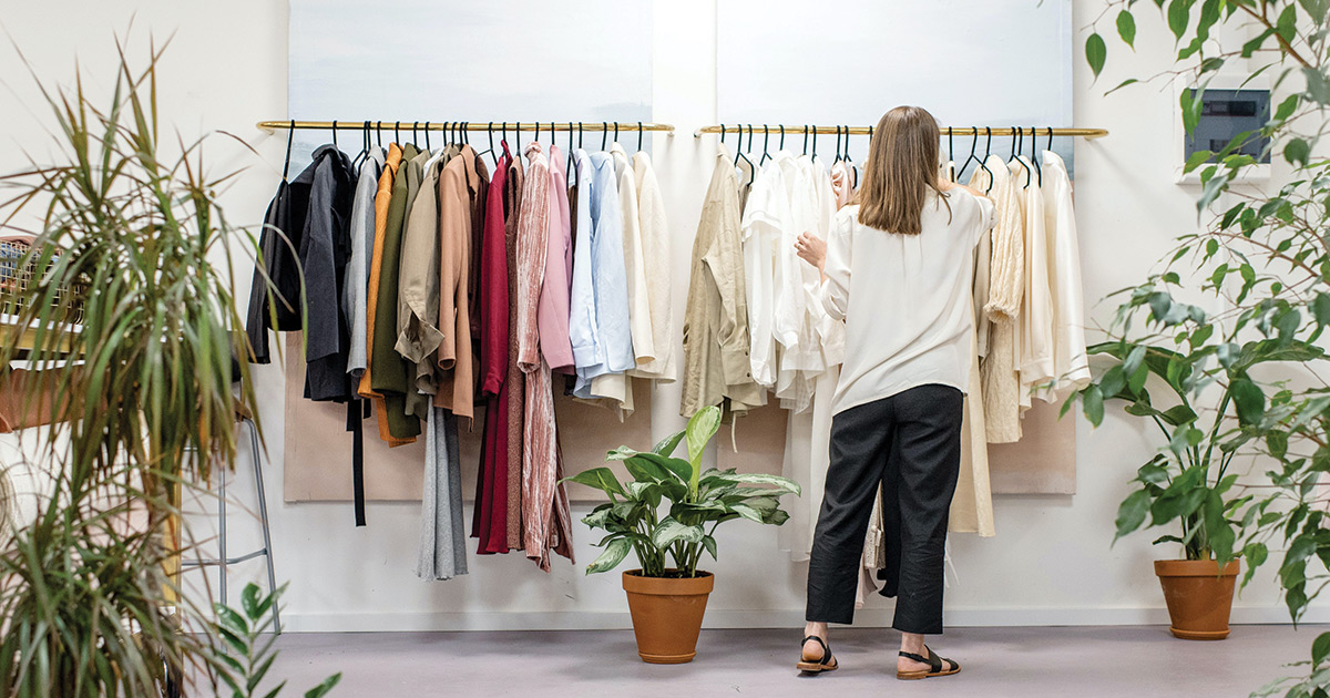 How to Build a Capsule Wardrobe: Essentials for 2024?