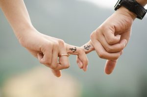 Strengthening Connections Across Distances: Practical Tips for Relationship Success