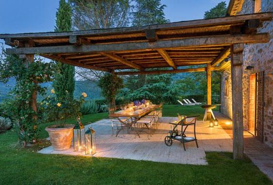 Relaxing Outdoor Dining Space