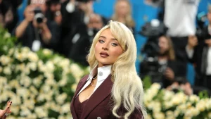 2025's Top Beauty Trends: What’s In and What’s Out