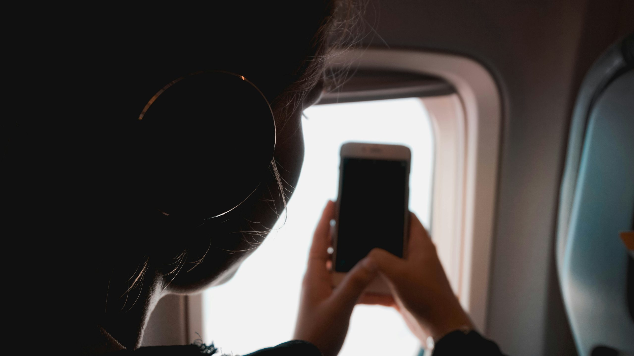 Why Travelers Still Love Offline Entertainment