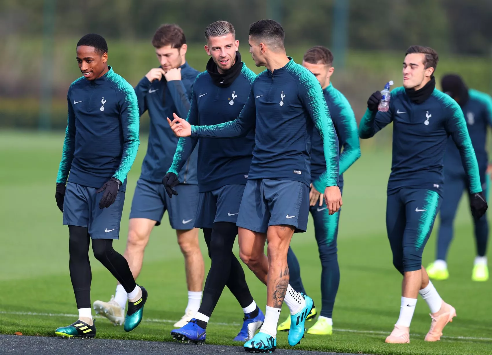 London Footballer Wants in Training Tracksuits!