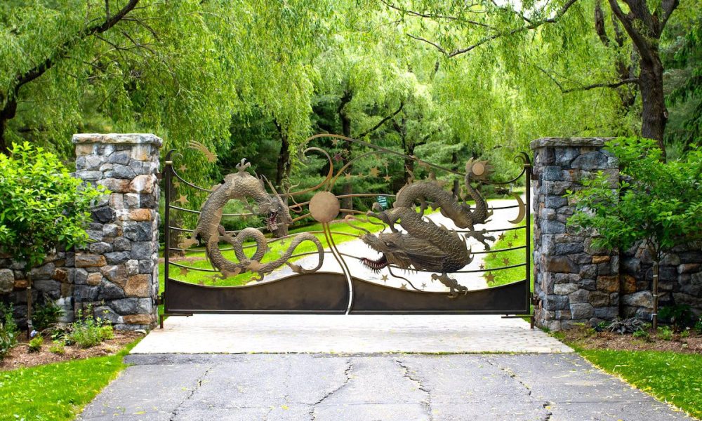 Custom Driveway Gates Made to Match Your Miami Lifestyle